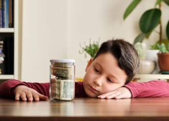 Your money habits trace back to childhood, financial psychotherapist says. Here’s how to fix them