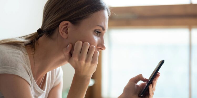 Dear Abby: I’m estranged with all of my siblings — I wish they would stop texting me