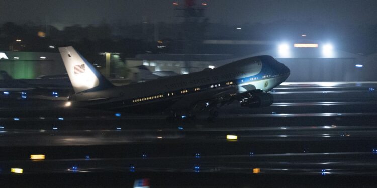 Putin and Trump will speak on Tuesday about the war in Ukraine