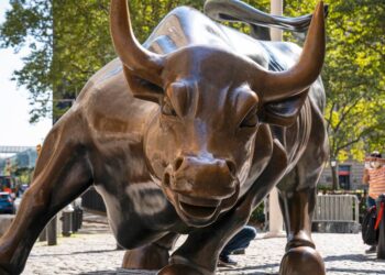 It may be a good time for investors to look at less risky ways to stay in the stock market