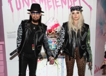 Dave Navarro & Vanessa DuBasso Marry in Gothic-Inspired Wedding at Scottish Castle