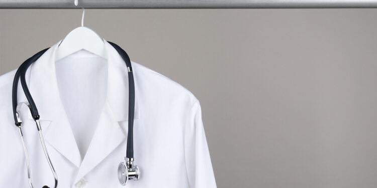 Is Now a Bad Time for Doctors to Retire?