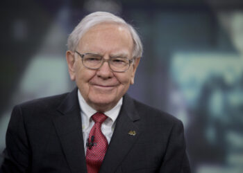 Warren Buffett sends strong message on stock market drop