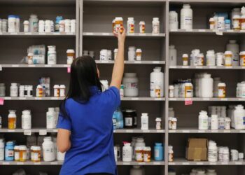 Eli Lilly stock sinks as pharma misses out on the market rally