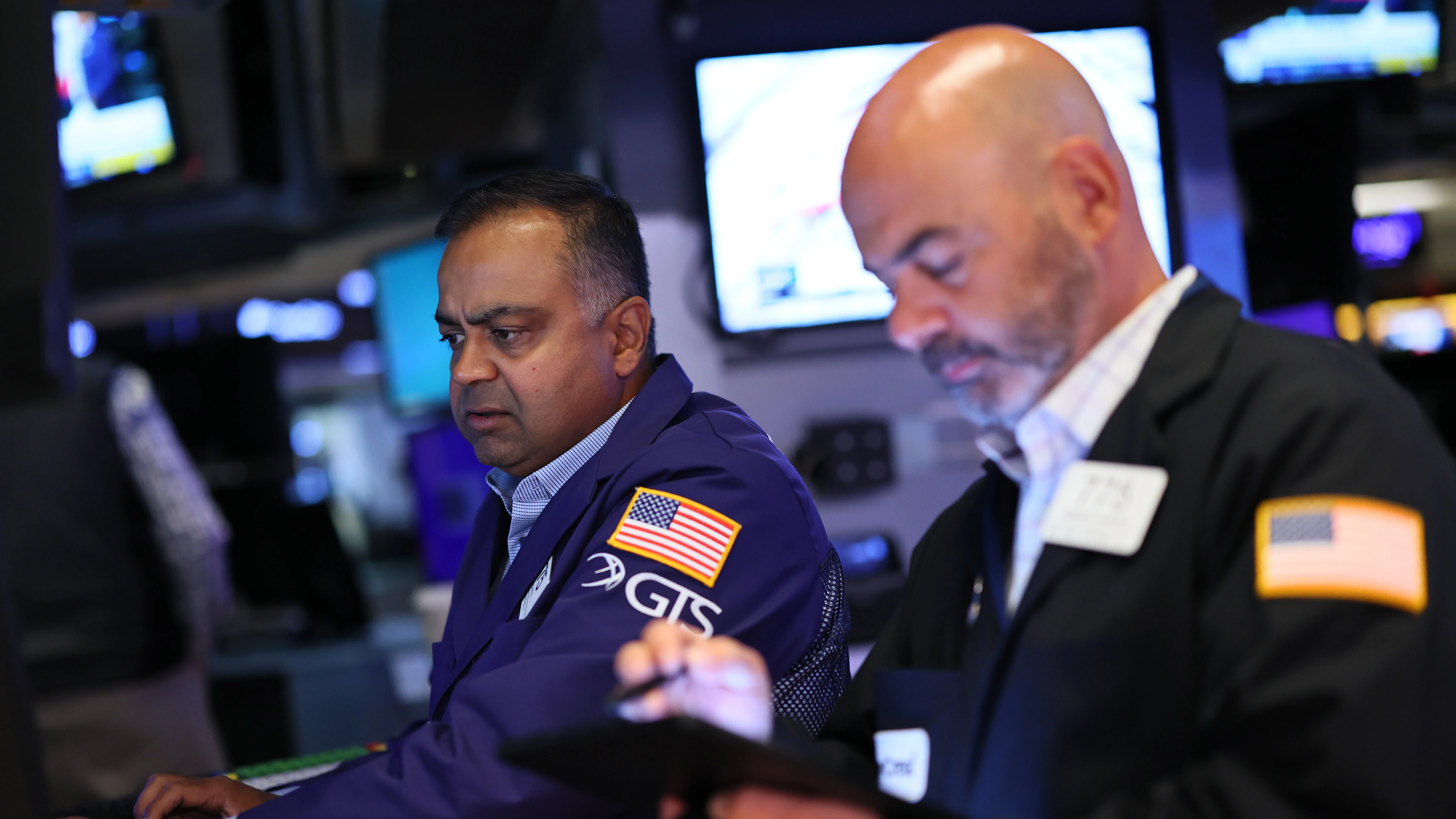 The Stock Market and Bond Market Disagree on the Economic Outlook