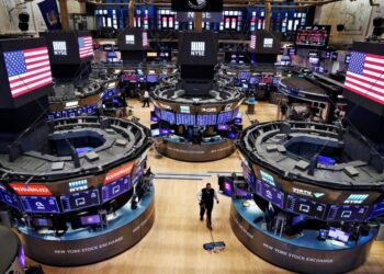 US Stock Market Highlights: S&P 500 posts slim gain Monday as traders hope for lower tariffs before August 1 deadline