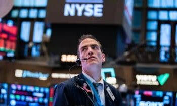 GBP/USD drops as strong US employment data fuels Fed rate hold speculation