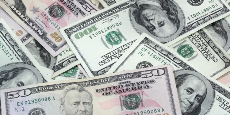 Dollar Climbs on Fears of a Prolonged Iran War