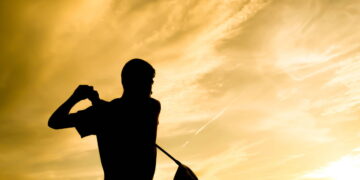 Golf Veteran Urges PGA Tour to Prepare ‘Financial Sanctions’ for LIV Golf Pros