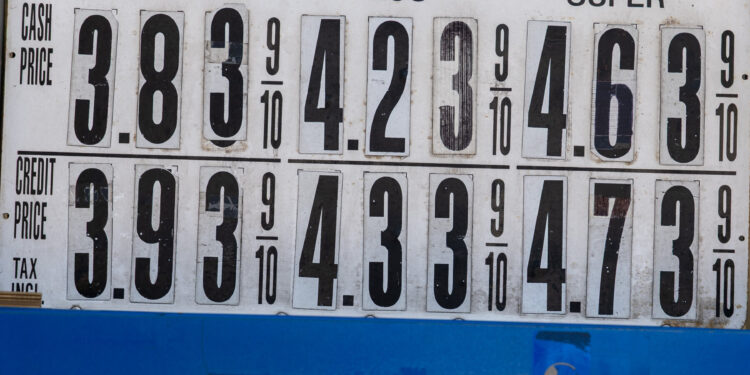 Muted Reaction as Oil and Stock Markets Reopen