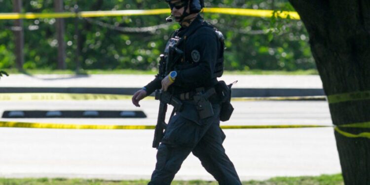Secret Service says suspect opened fire on them and was shot in exchange near Washington Monument