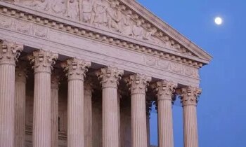 US Supreme Court backs FCC, SEC in rulings on regulatory powers