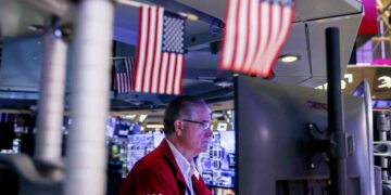 US stock market to stop shrinking for first time in 23 years